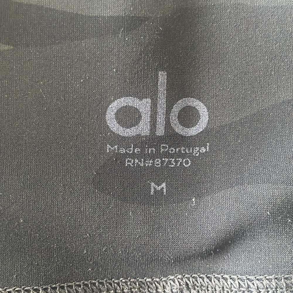 ALO Yoga Camo Vapor Leggings M 
29” inseam High waist - Picture 3 of 10